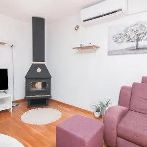 apartman-lara-zadar-23000.hotelinzadar.com/
